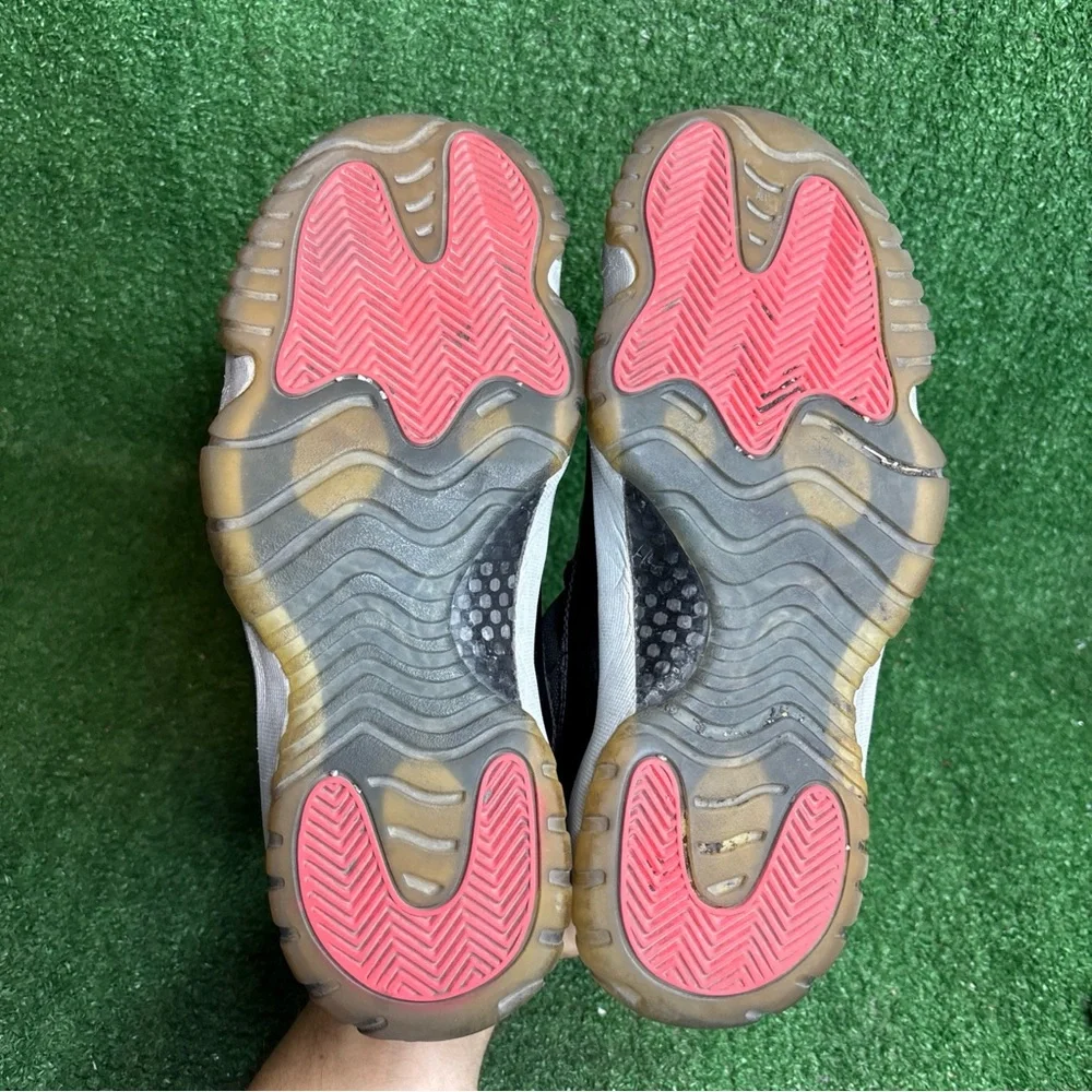 Size 8.5 - Air Jordan 11 Retro‎ Low Infrared 23